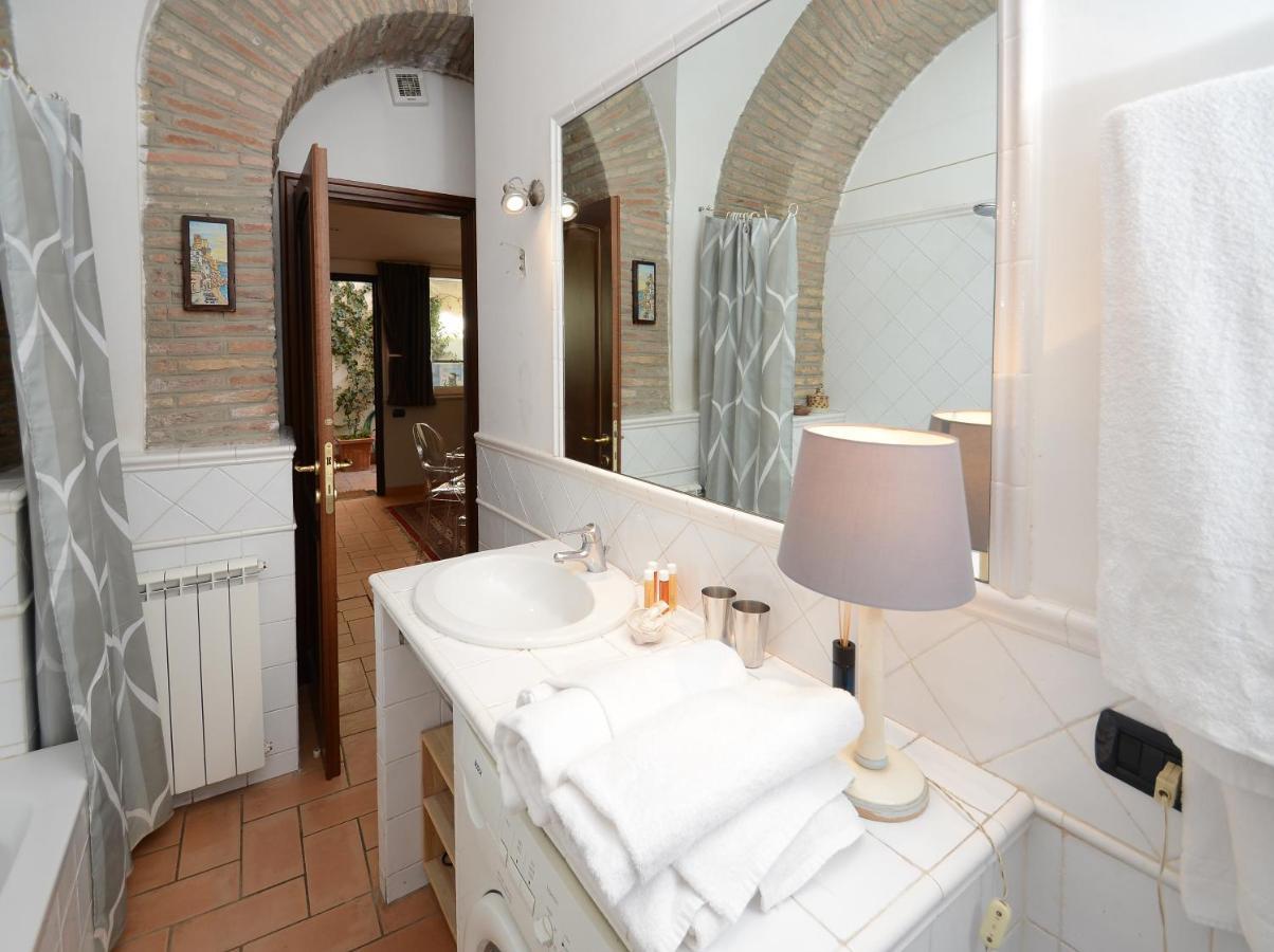 Divine Stylish Roma
